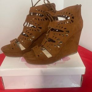 BAMBOO "Parker" Lace Up Peep Toe Platform Wedge Sandal - Size 10